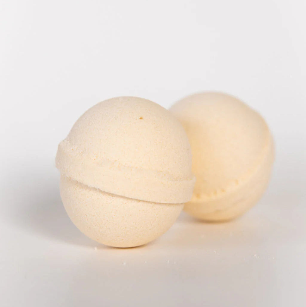 Oak & Aspen bath bomb minis Detox, made with tea tree, eucalyptus, and peppermint in Alberta, Canada.