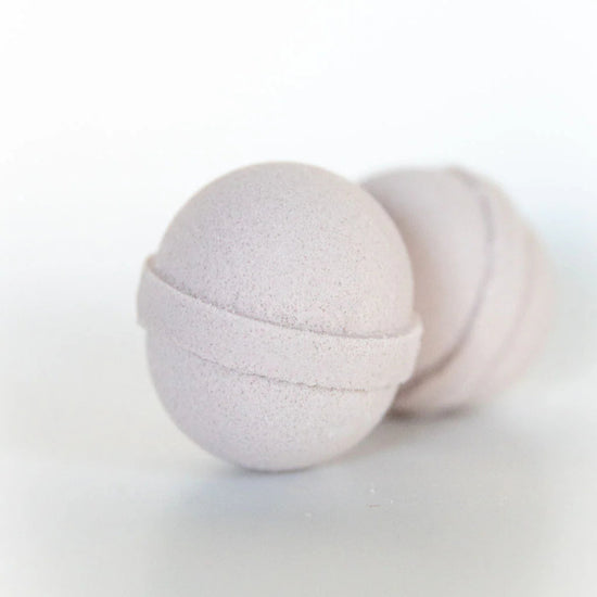 Load image into Gallery viewer, Oak &amp;amp; Aspen bath bomb minis Sleepy Time, made with bergamot and lavender, in Alberta, Canada. 
