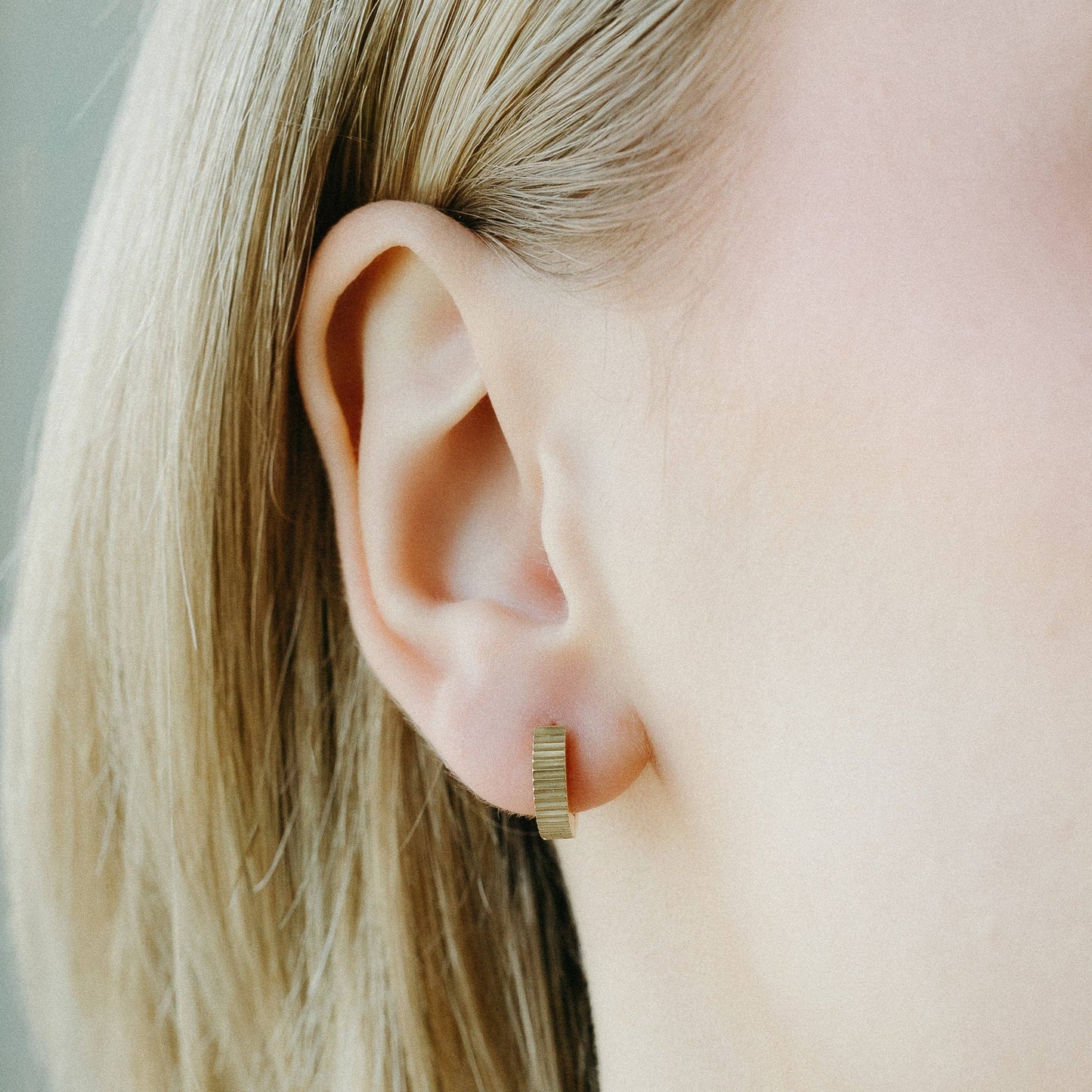 Aria Hoop Earrings - EarringsPETITE GOLDMisiyo Candle Co
