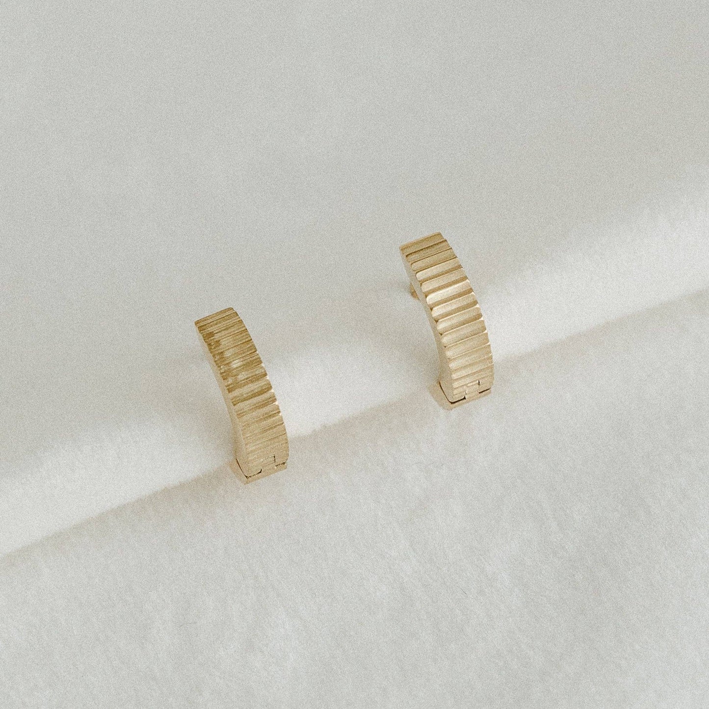 Aria Hoop Earrings - EarringsPETITE GOLDMisiyo Candle Co