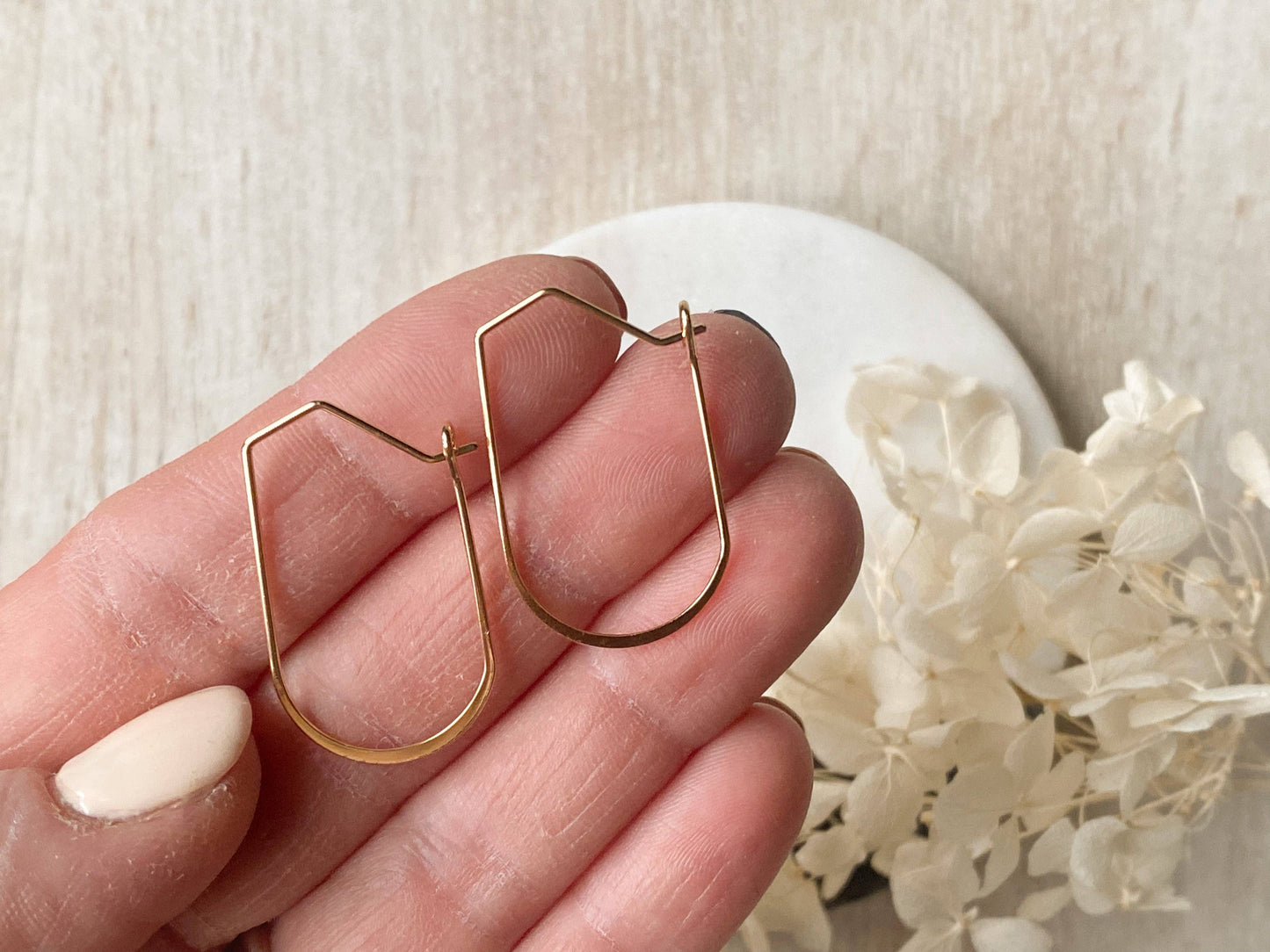 Barely There Gold Hoop Earrings - EarringsAgaveh girlBAR-GOL-20Misiyo Candle Co