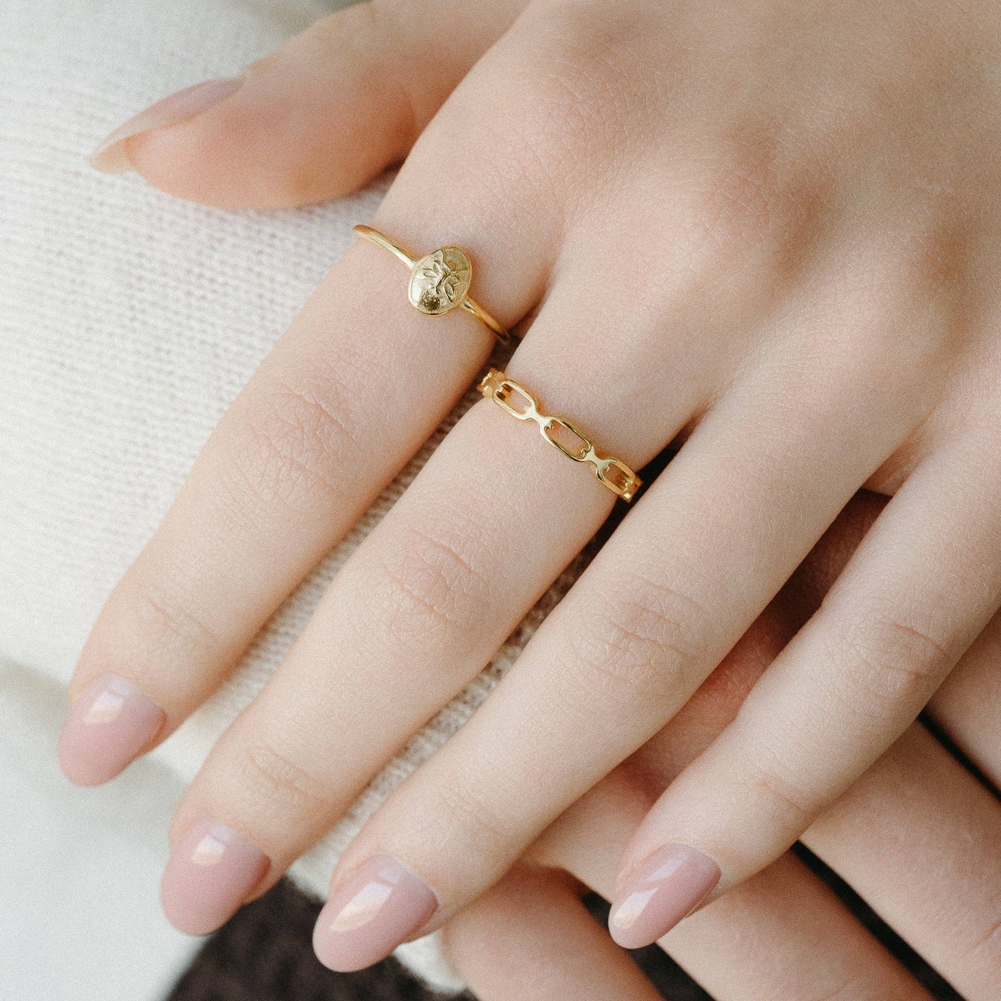 Bee Signet Ring - RingsPETITE GOLDMisiyo Candle Co