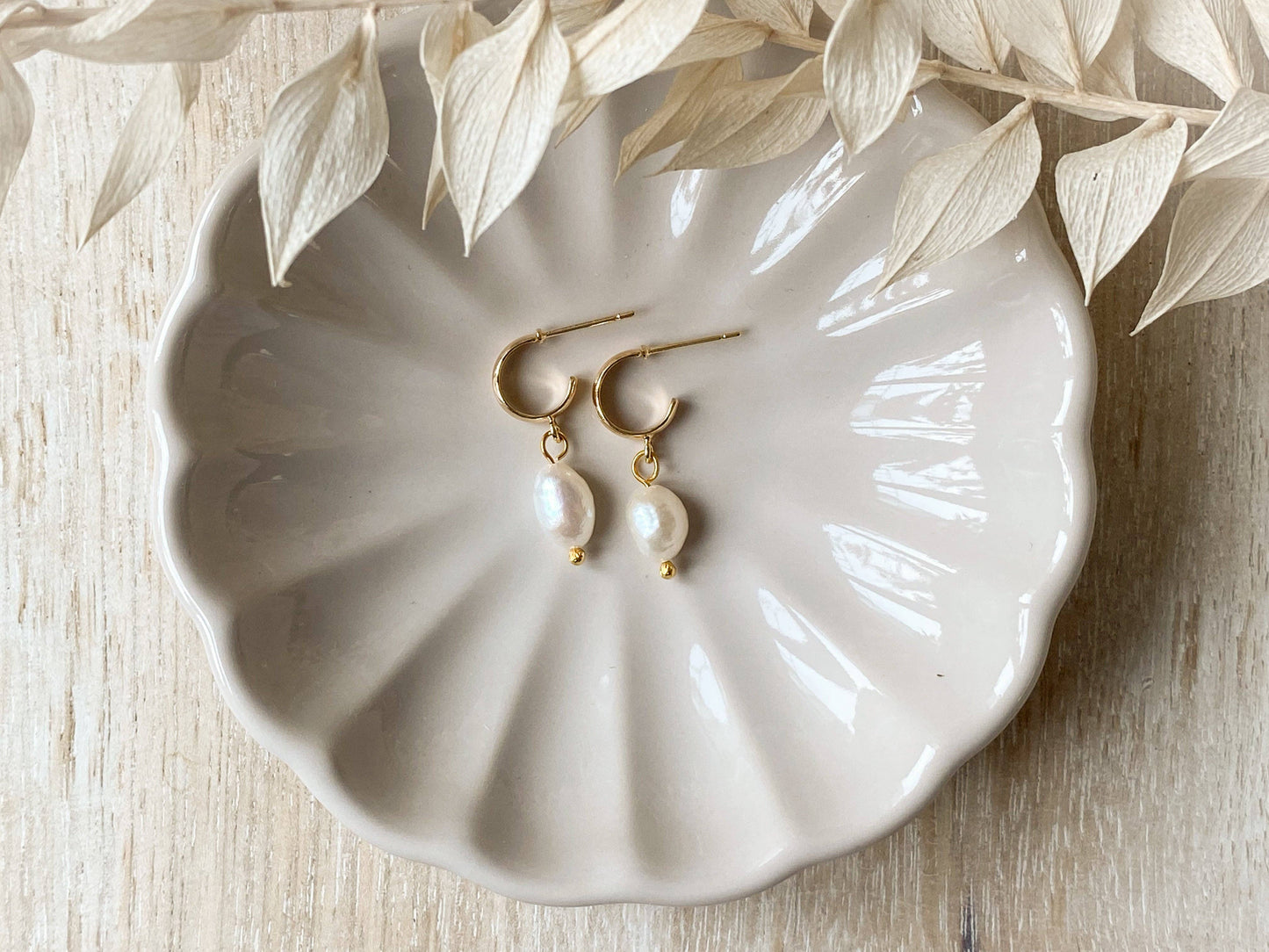 Coast Gold Pearl Hoop Earrings - EarringsAgaveh girlCOA-HOO-20Misiyo Candle Co