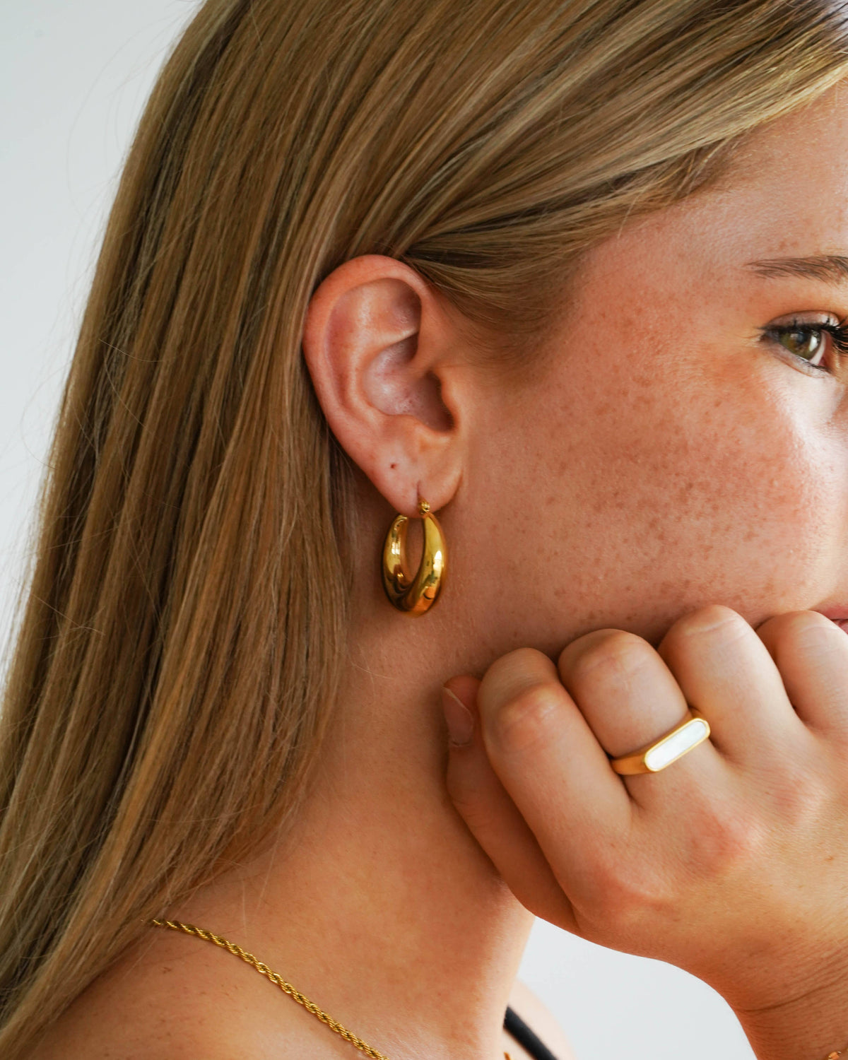 Emilia Voluptuous Gold Hoop Earrings - EarringsHunter & HareFR-VGHMisiyo Candle Co