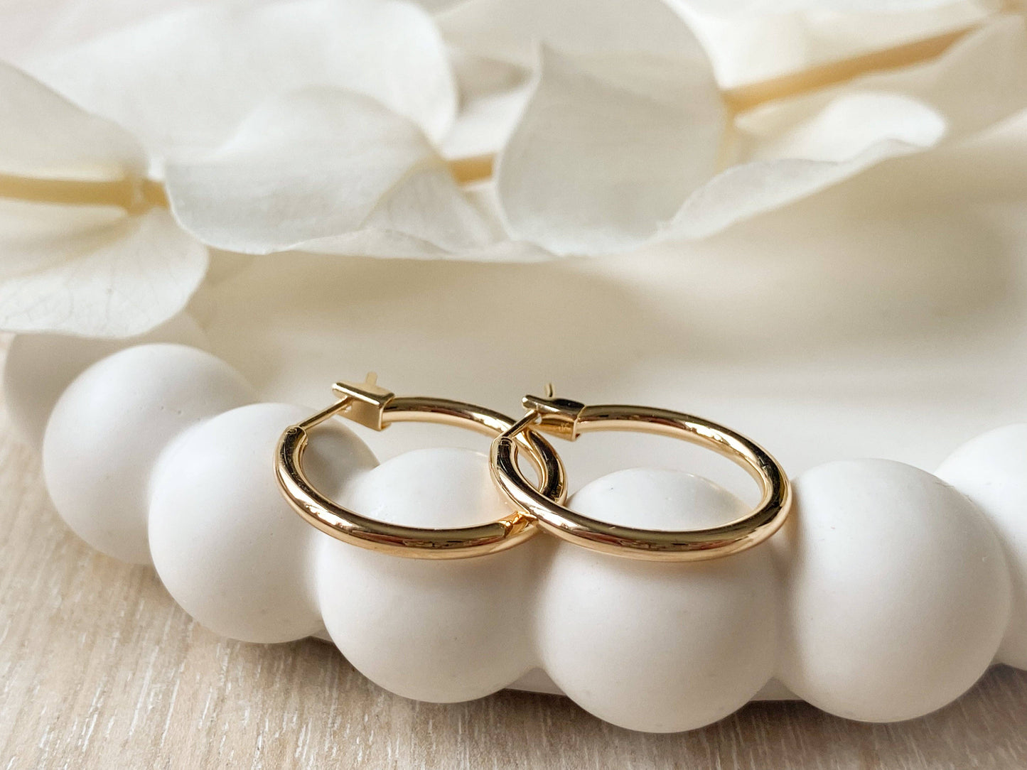 Halle Gold Hoop Earrings - EarringsAgaveh girlHAL-HOO-25Misiyo Candle Co