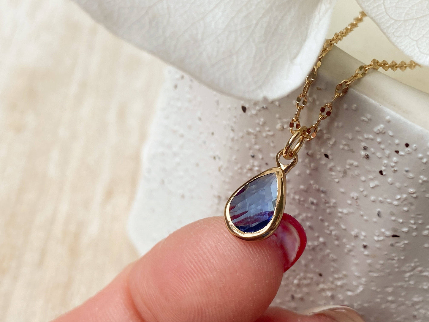 Pura Drop Necklace - NecklacesAgaveh girlMisiyo Candle Co