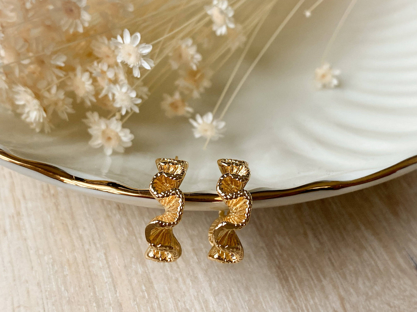 Ruffle Gold Hoop Earrings - EarringsAgaveh girlMisiyo Candle Co