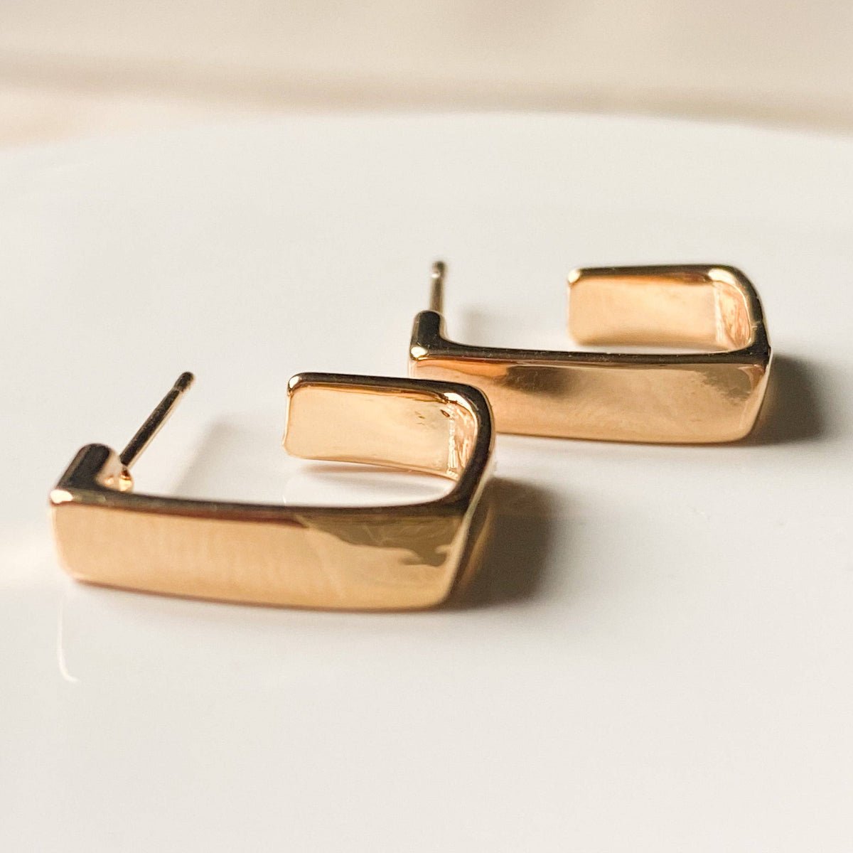 Squared Bold Hoop Earrings | gold-plated - EarringsAgaveh girlSQU-GOL-20Misiyo Candle Co