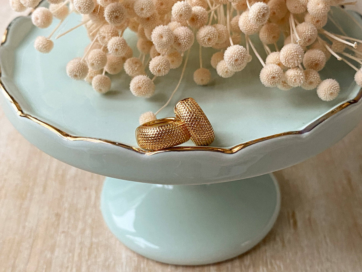 Vale Gold Hoop Earrings - EarringsAgaveh girlVAL-HOO-30Misiyo Candle Co