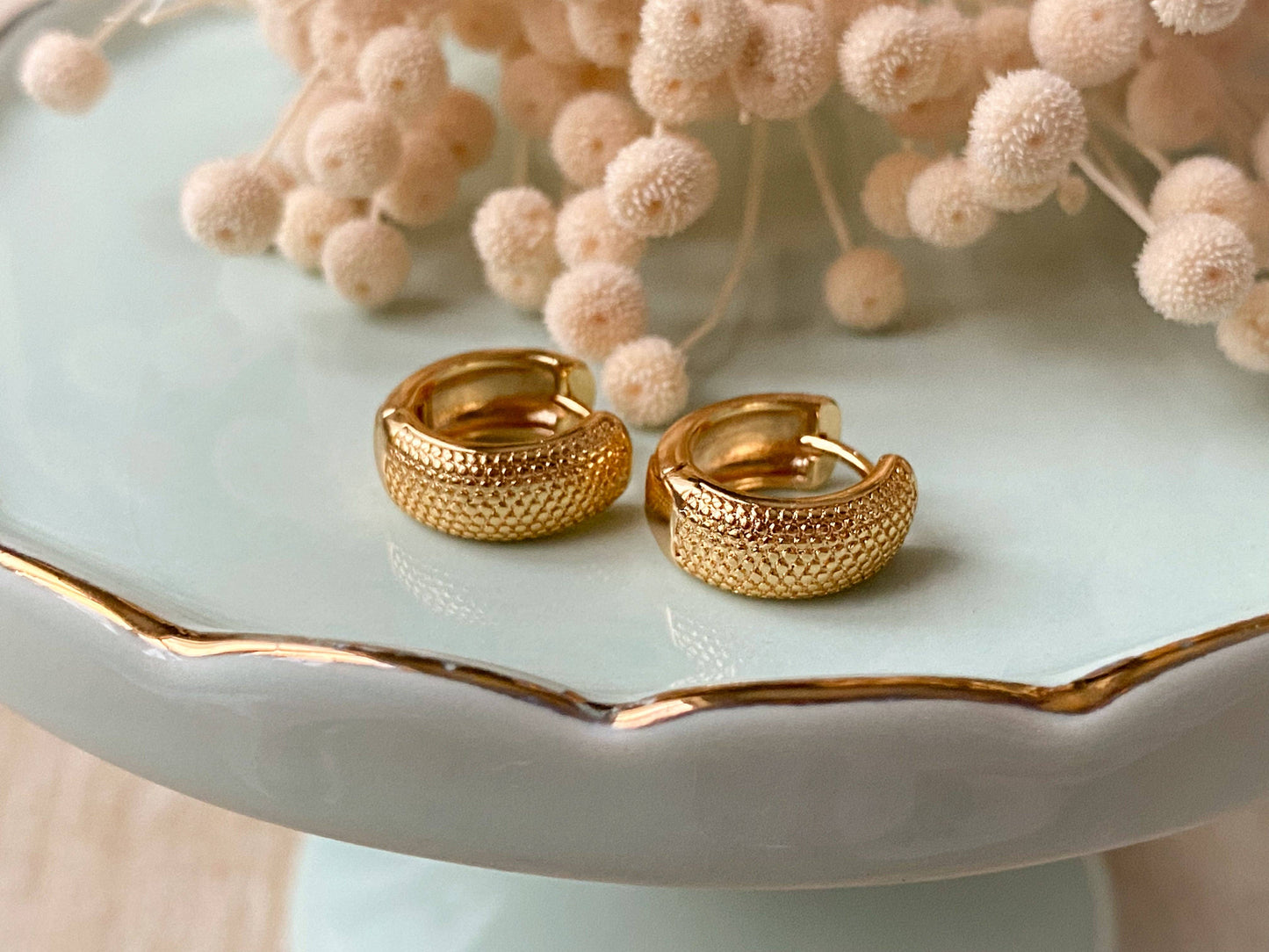 Vale Gold Hoop Earrings - EarringsAgaveh girlVAL-HOO-30Misiyo Candle Co