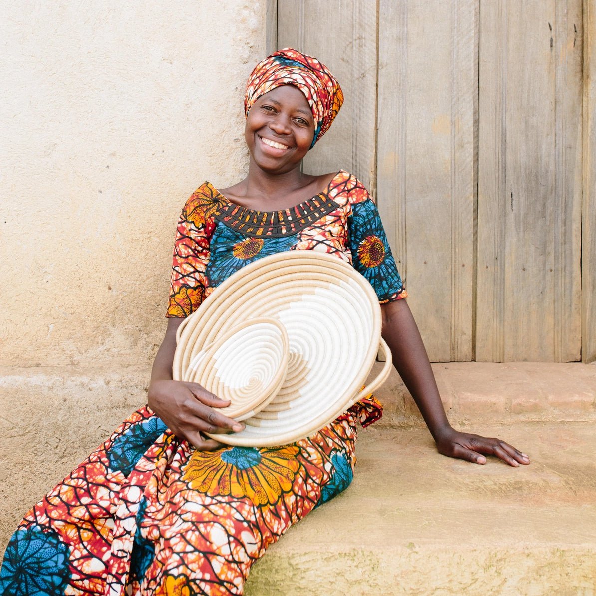 Woven 16" Serving Tray | ethically handcrafted in Rwanda - Decorative TraysAzizi LifeAZZ-T7-PrismMisiyo Candle Co